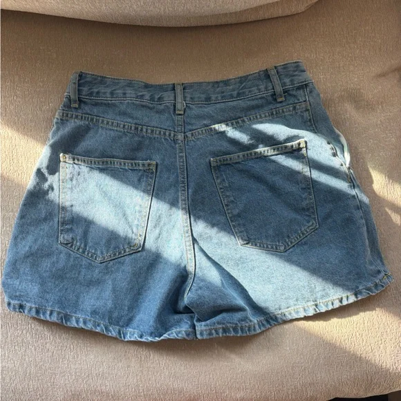 Zara Blue Denim Shorts - Picture 2 of 2